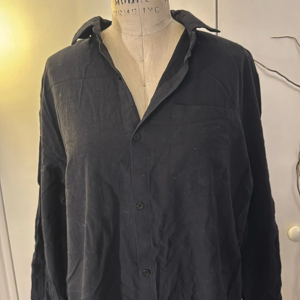 Black long sleeve button-down tunic - Picture 2 of 6